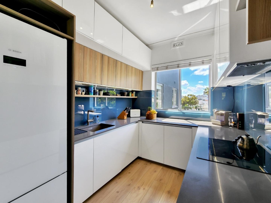 1 Bedroom Property for Sale in Sea Point Western Cape